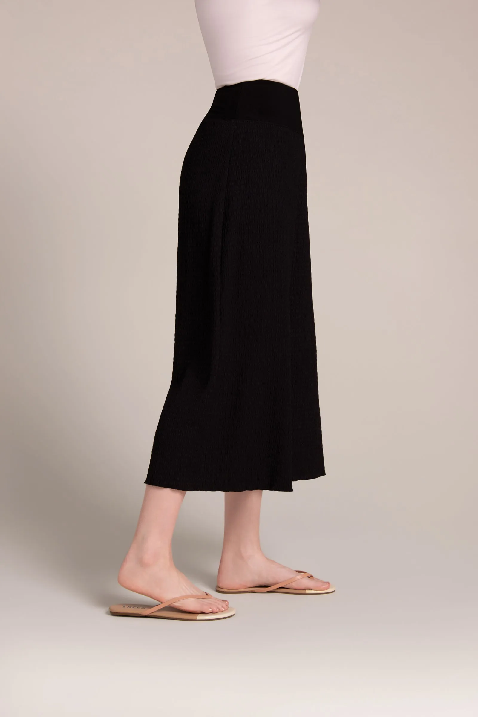 Popcorn Waffle Wide Capri | Black