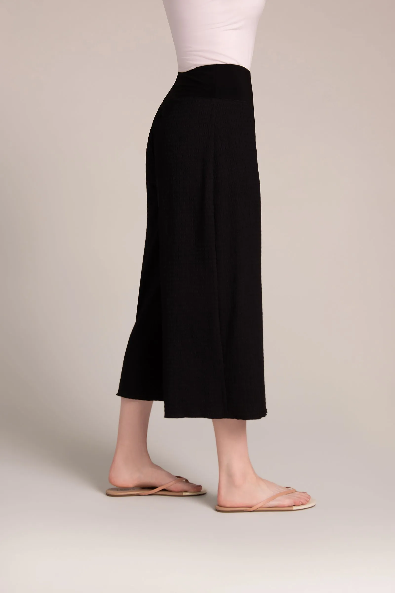 Popcorn Waffle Wide Capri | Black